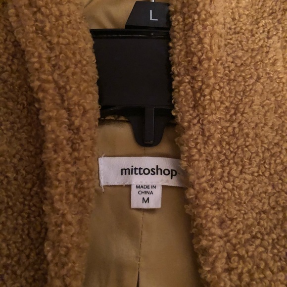 Medium Mustard Sweater Vest ..New without Tag - Picture 3 of 4